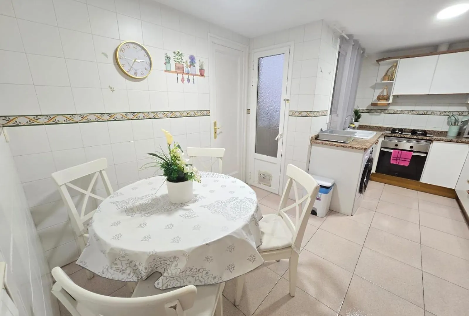 Rooms Villaroel Barcelona Bed & Breakfast