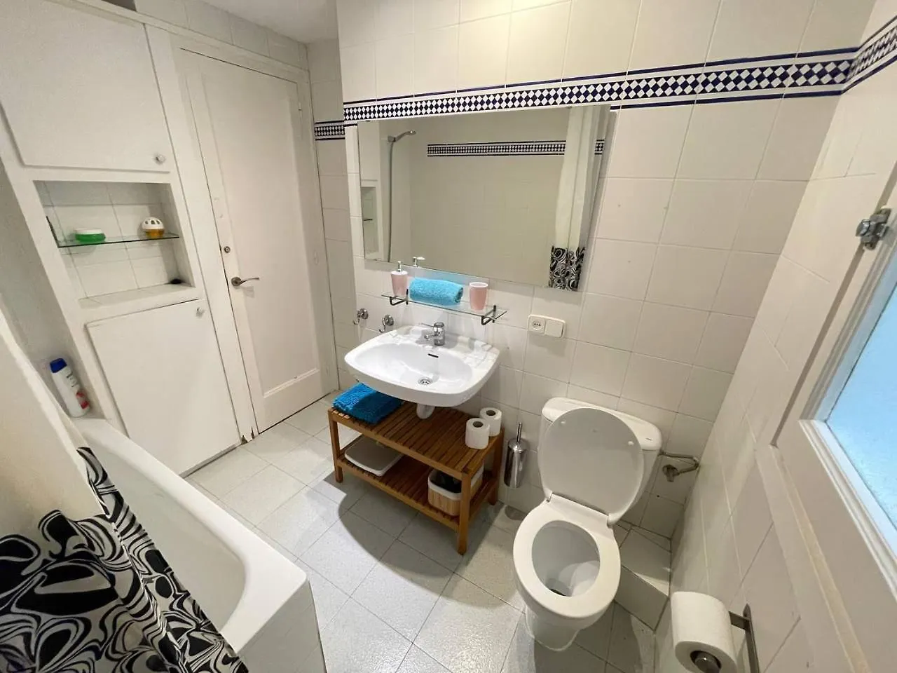Rooms Villaroel Barcelona Spain