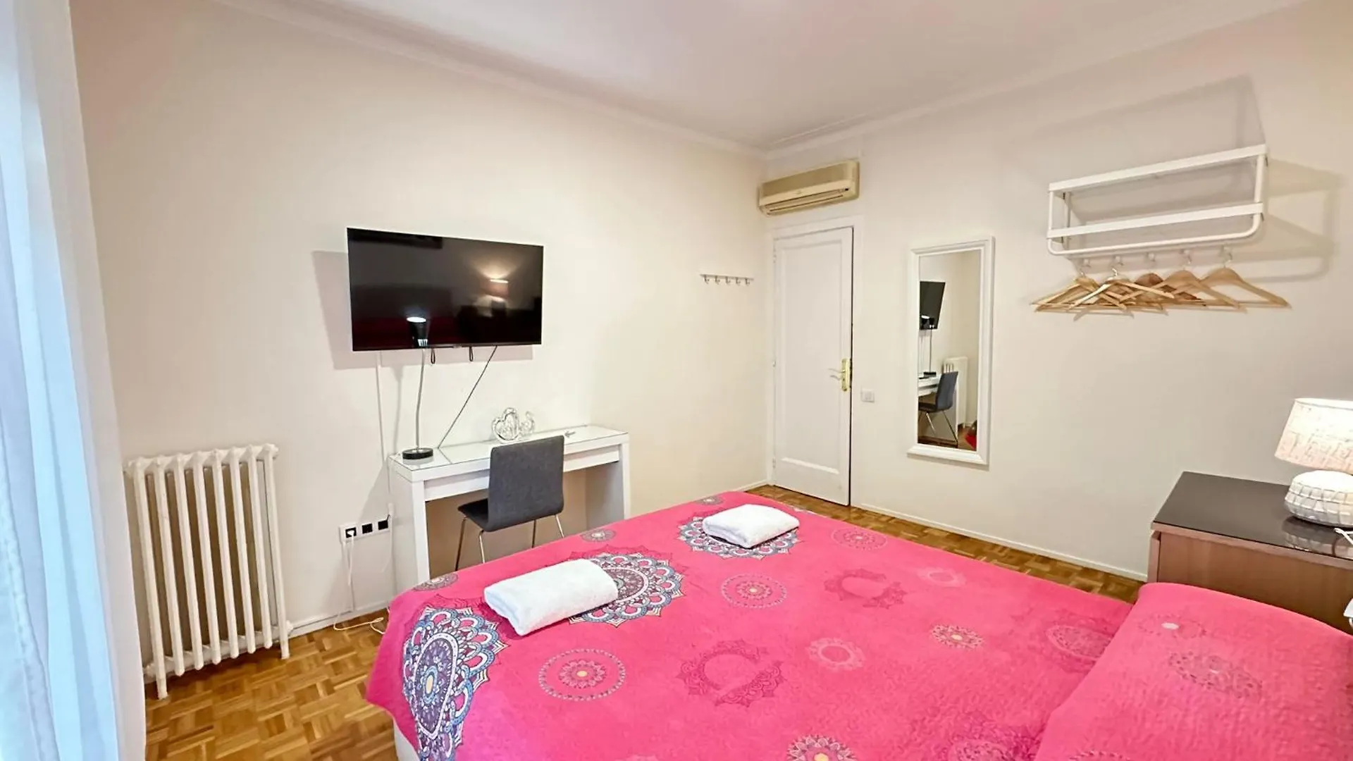 Bed & Breakfast Rooms Villaroel Barcelona