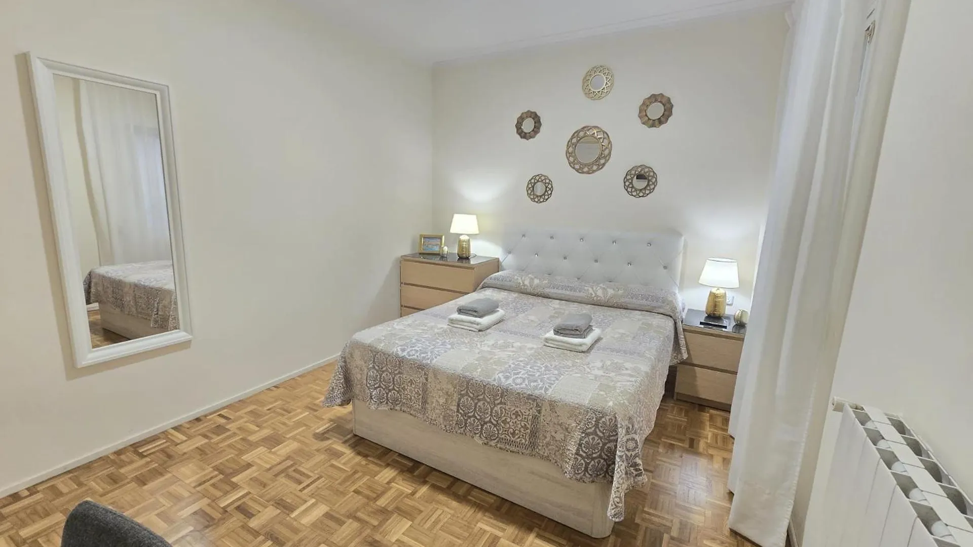 Rooms Villaroel Barcellona Bed & Breakfast