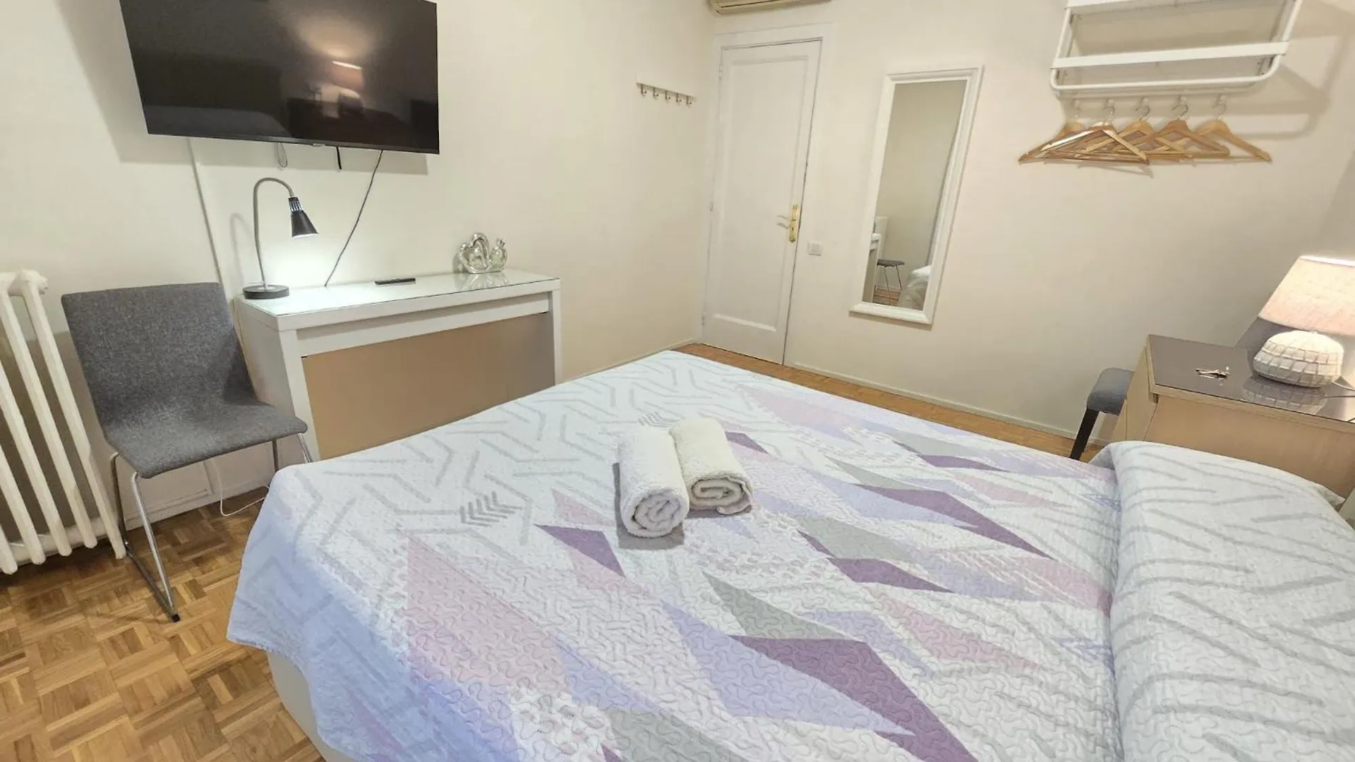 Bed & Breakfast Rooms Villaroel Barcellona