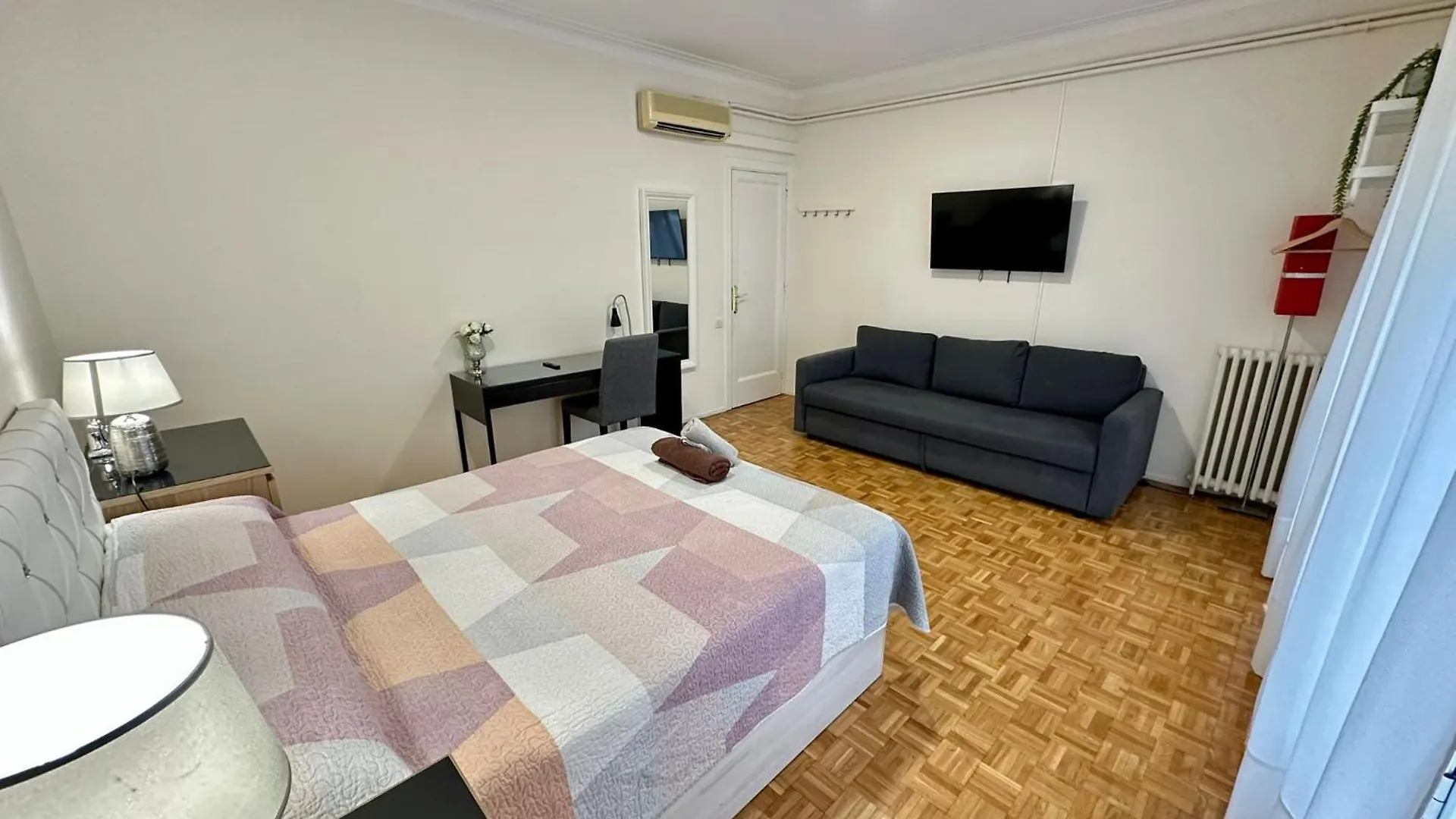 Bed & Breakfast Rooms Villaroel Barcellona