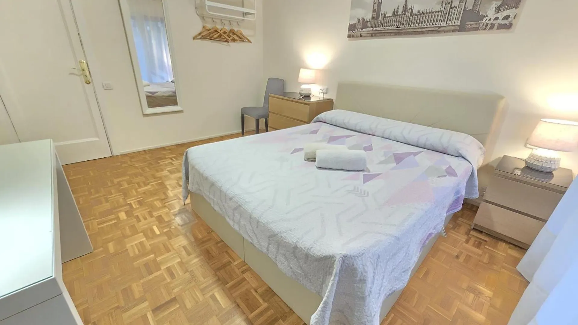 Rooms Villaroel Barcellona Spagna