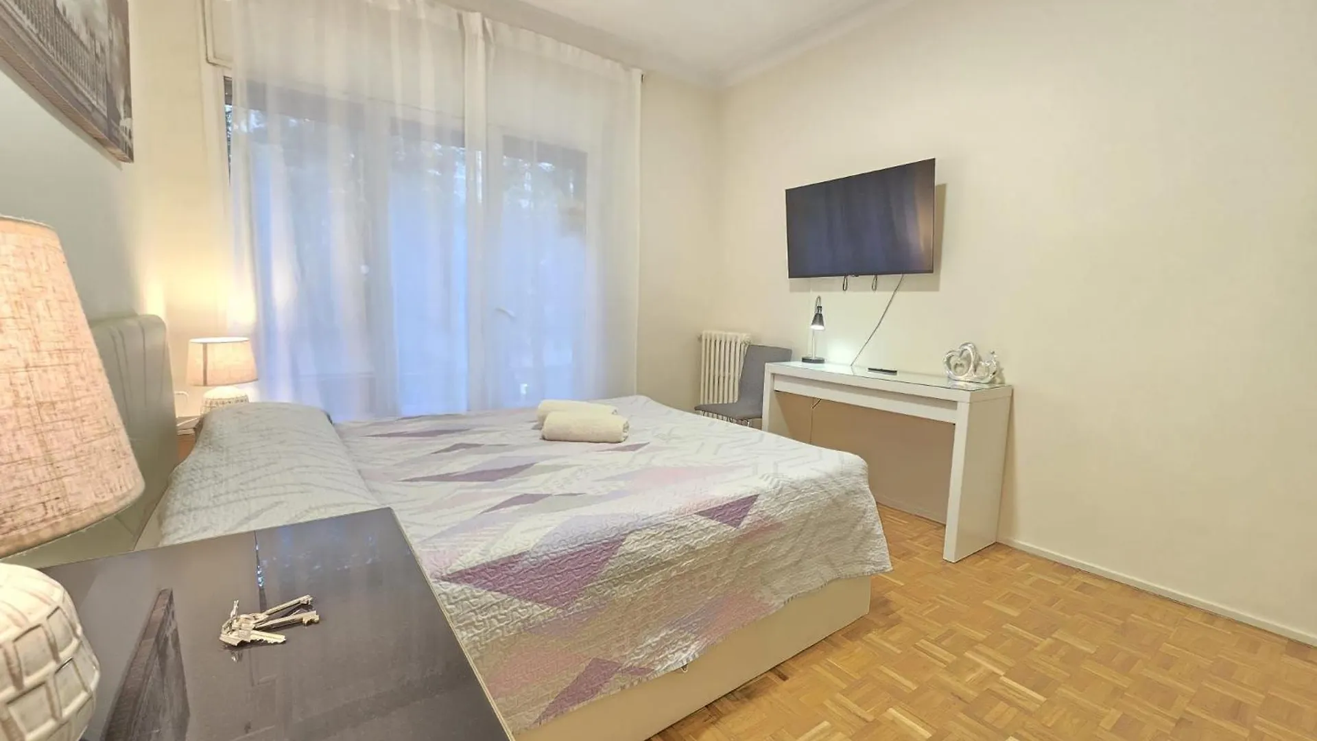Rooms Villaroel Barcellona Bed & Breakfast